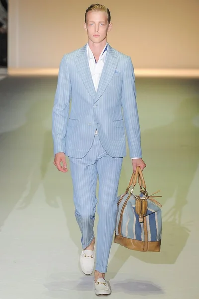 Look 24